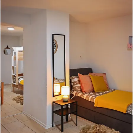 Family Studio Apartman Karlovac Exterior photo